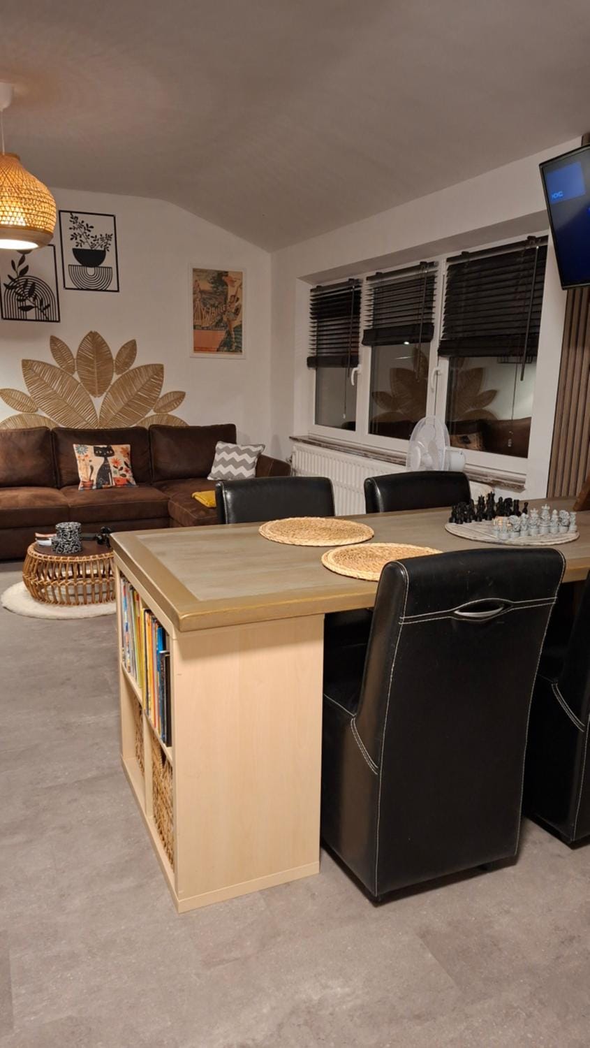 Communal lounge/ TV room, TV and multimedia, Living room