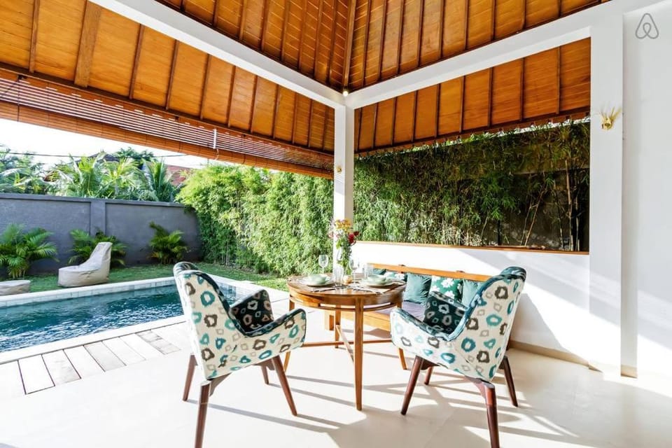 Patio, Day, Garden, Living room, Seating area, Dining area, Garden view, Pool view, Swimming pool