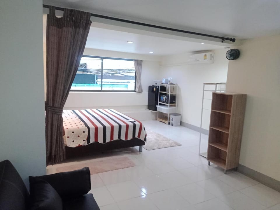 Living Room Guesthouse & Cafe Bar Bed and Breakfast in Phuket