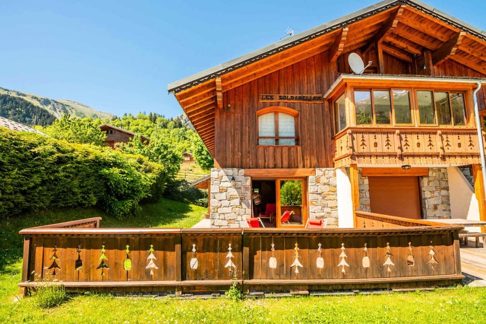 Résidence Les Soldanelles - Chalets pour 10 Personnes MAE-2760 Chalet in Champagny-en-Vanoise