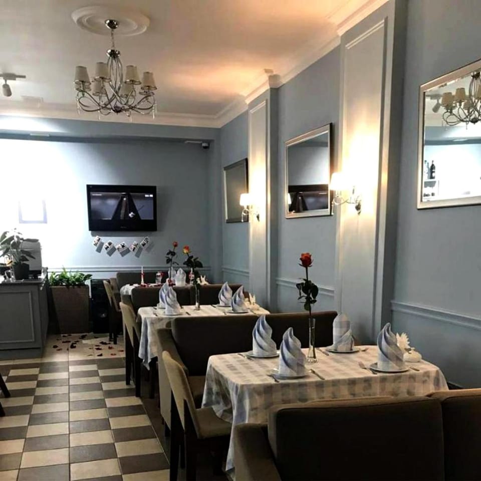 Restaurant/places to eat, Off site, Food and drinks, Banquet/Function facilities