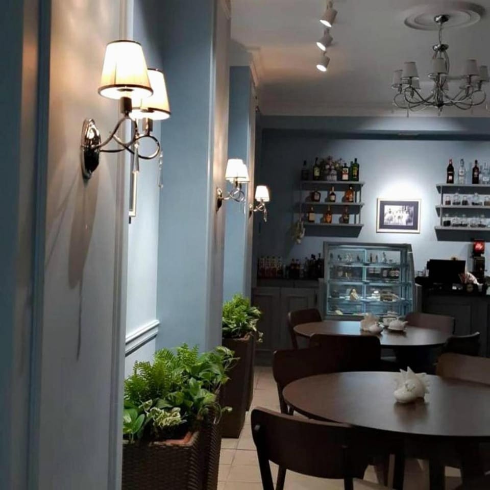 Restaurant/places to eat, Off site, Food and drinks, Banquet/Function facilities