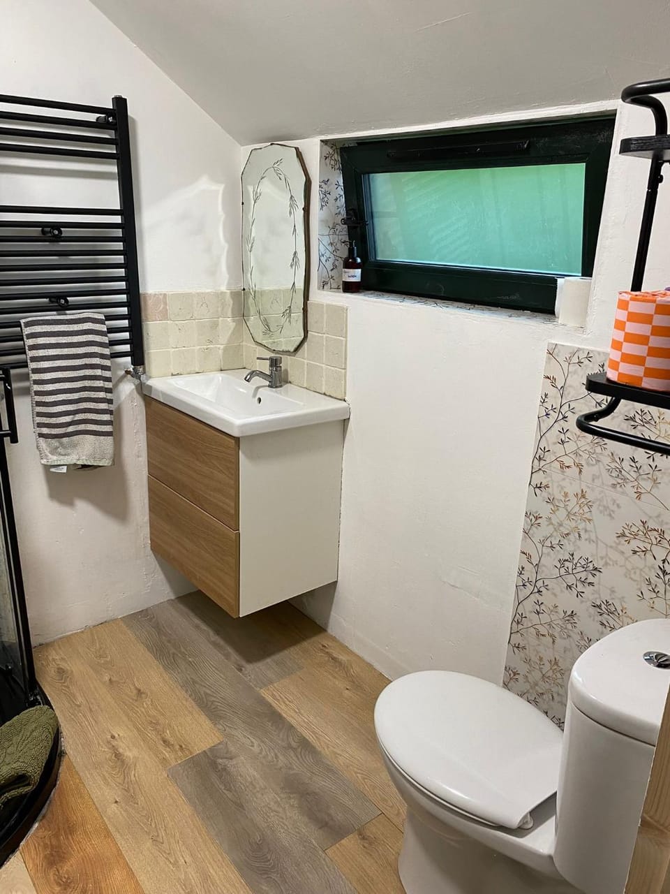 Inch Hideaway Eco Camping Campground/ 
RV Resort in County Cork