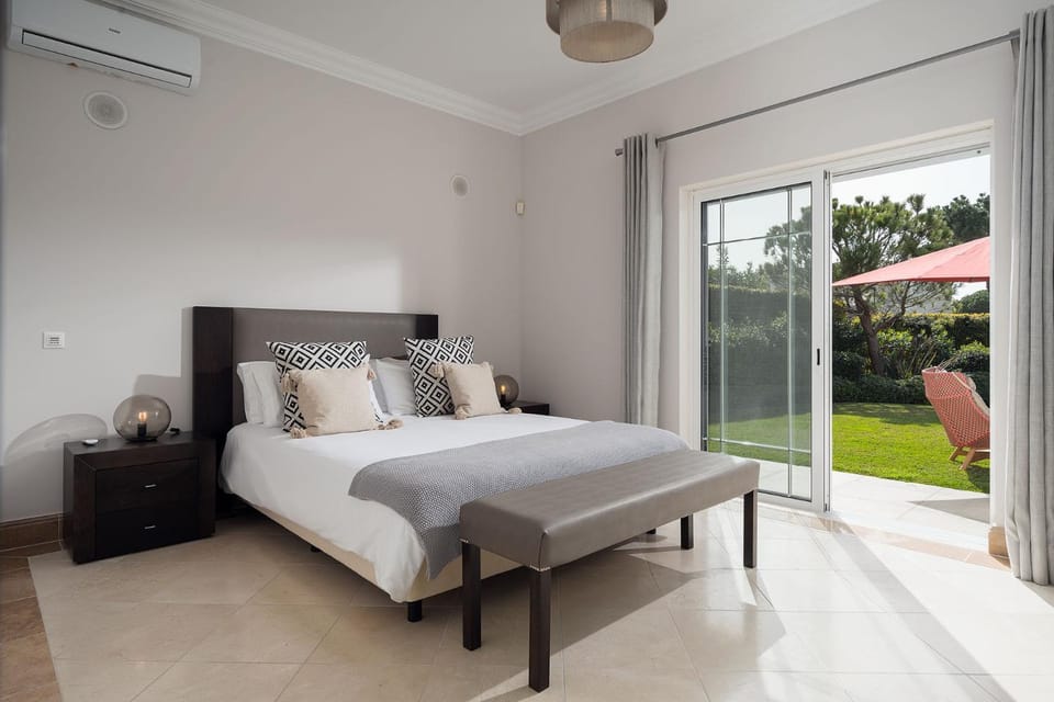 Villa Coral - Varandas do Lago Villa in Faro District