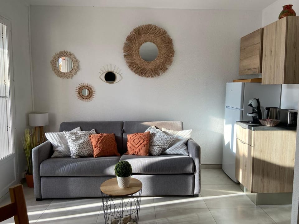 Coffee/tea facilities, Living room