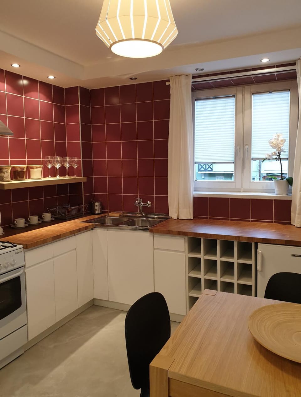 Dining area, kitchen