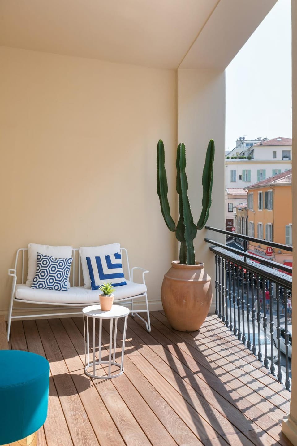 Patio, City view, Street view