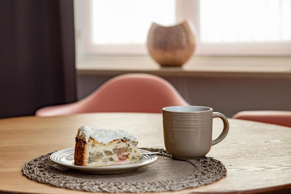 Coffee/tea facilities, Food