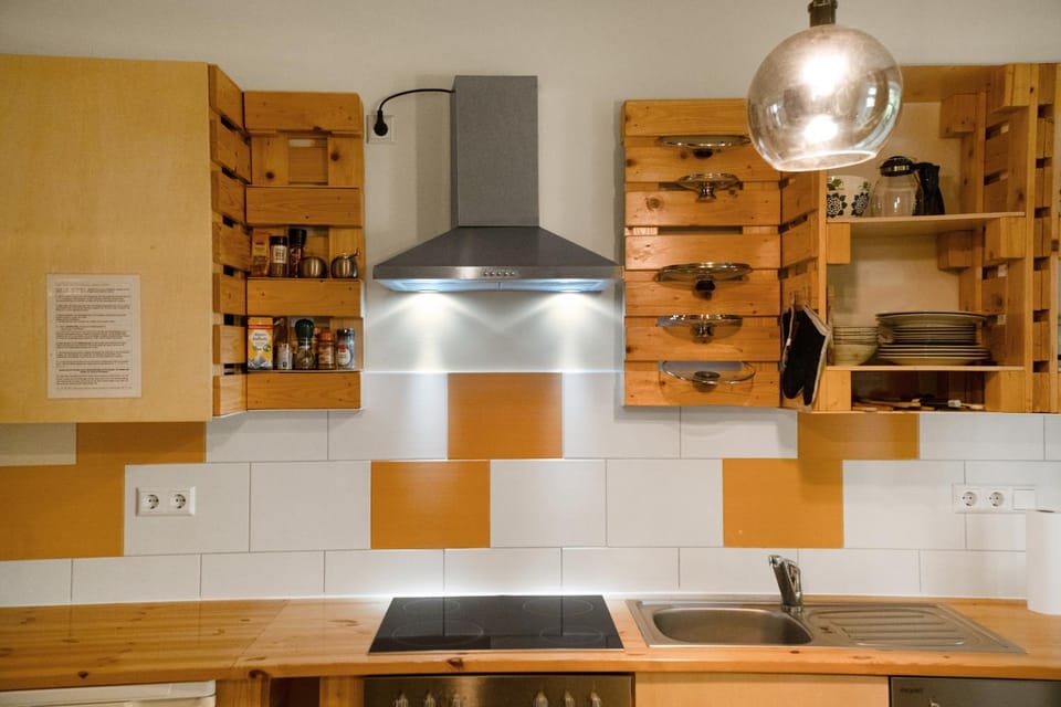 Kitchen or kitchenette, Family, stove