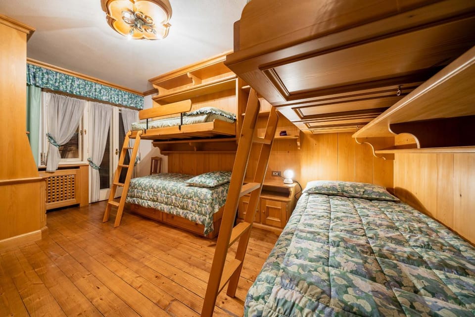 bunk bed