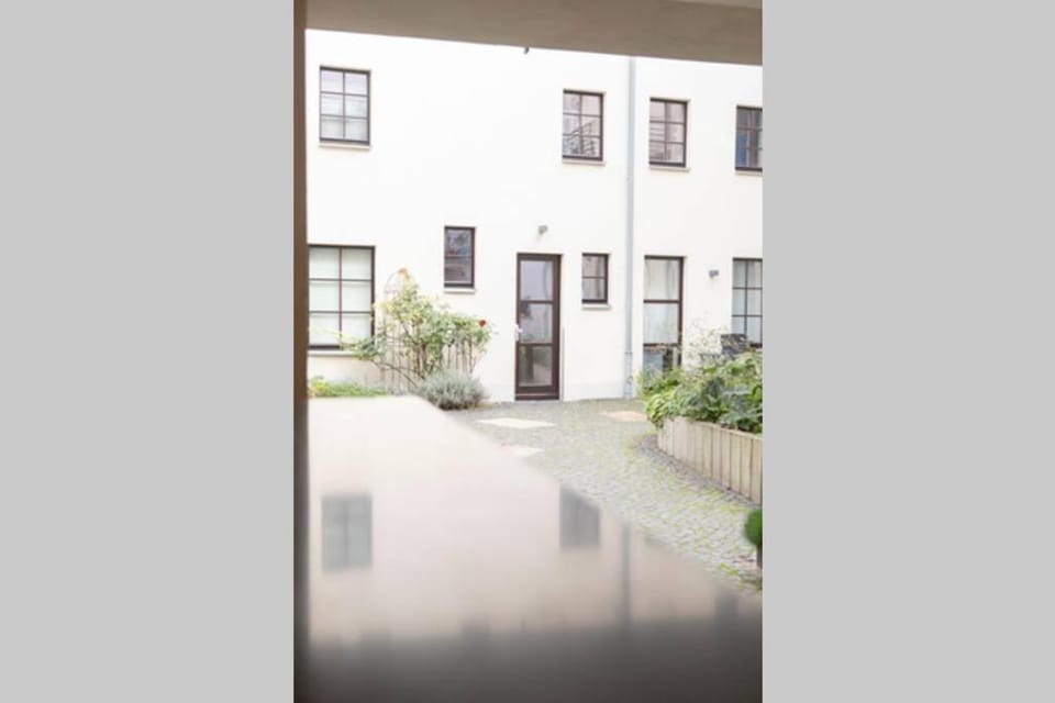 Property building, Facade/entrance, Neighbourhood