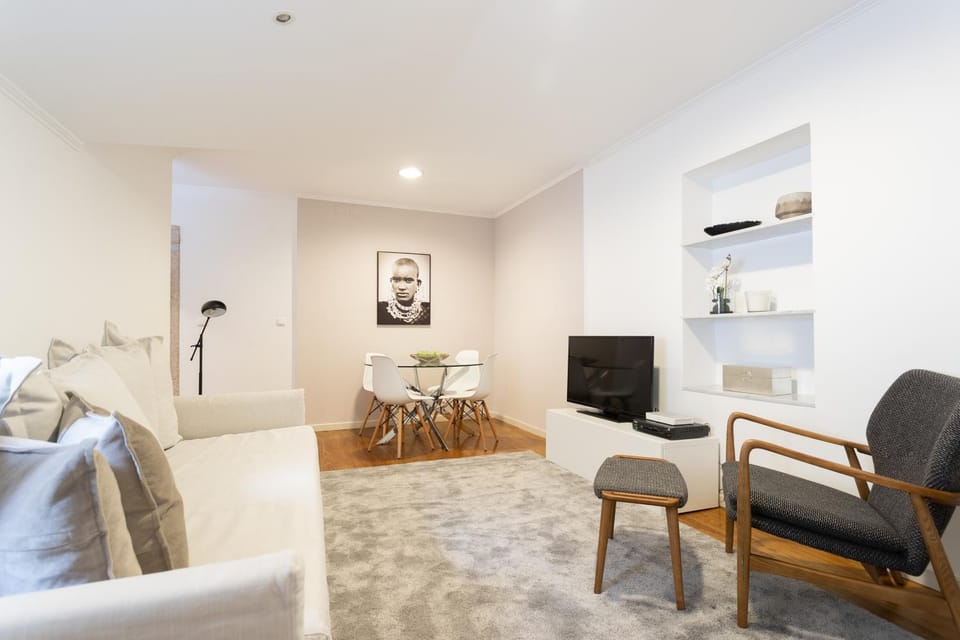 Communal lounge/ TV room, TV and multimedia, Living room, Seating area, Dining area