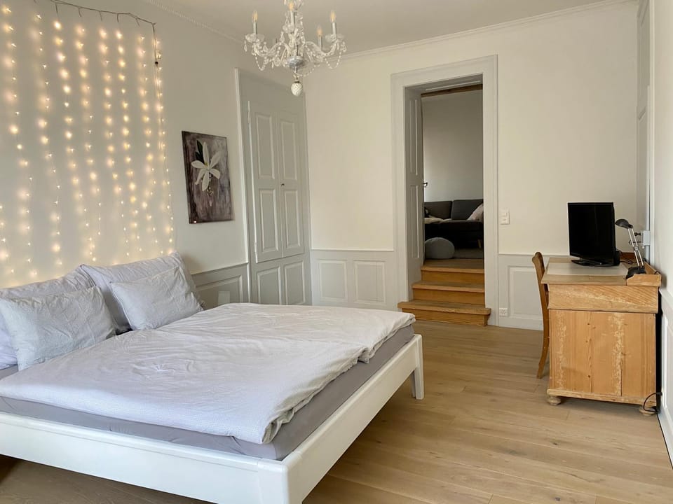 Bed, Photo of the whole room