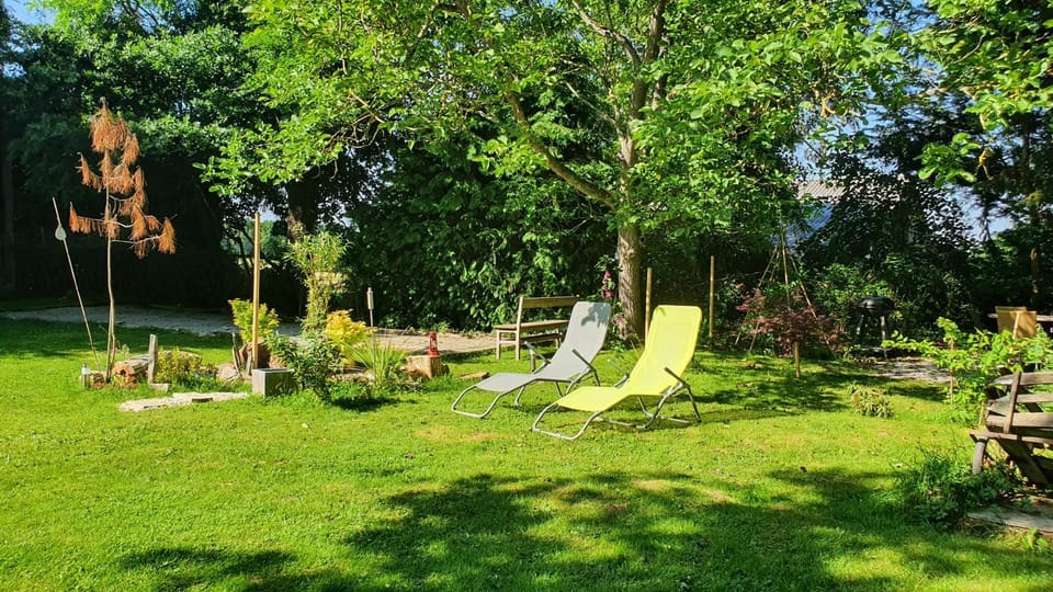 Garden, sunbed