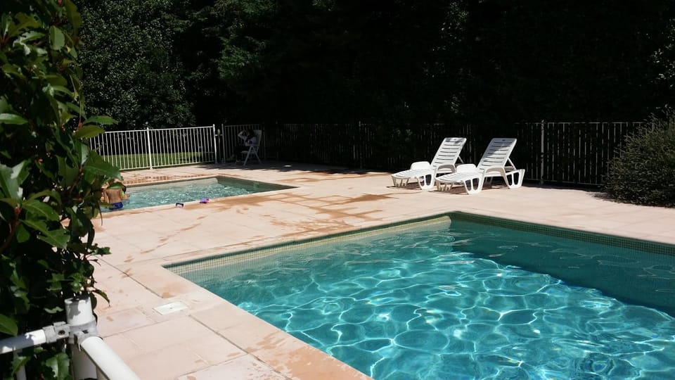 Swimming pool, Swimming pool