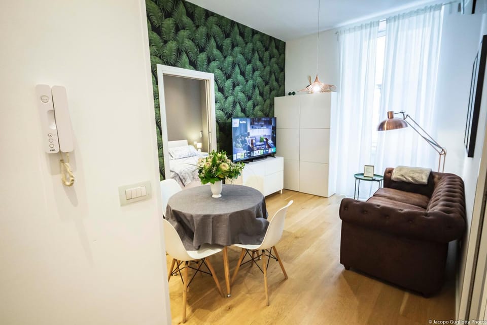 TV and multimedia, Seating area