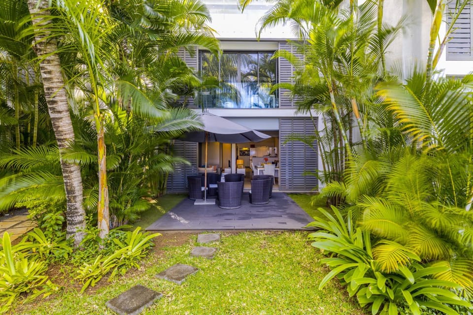 Property building, Day, Garden