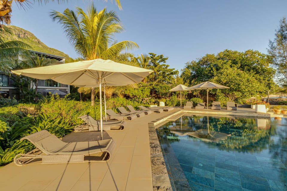 Pool view, Swimming pool, sunbed
