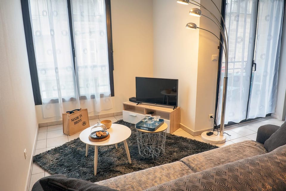 Communal lounge/ TV room, Living room