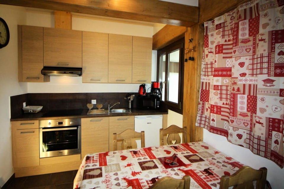 Chalet De La Tour - entièrement rénové et confortable MAE-3503 Apartment in Tignes