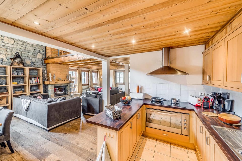 Chalet Whistler - Chalet 5 - 170m2 - 6 chambres, 6 salles de bain, sauna et jacuzzi MAE-3404 Chalet in Tignes