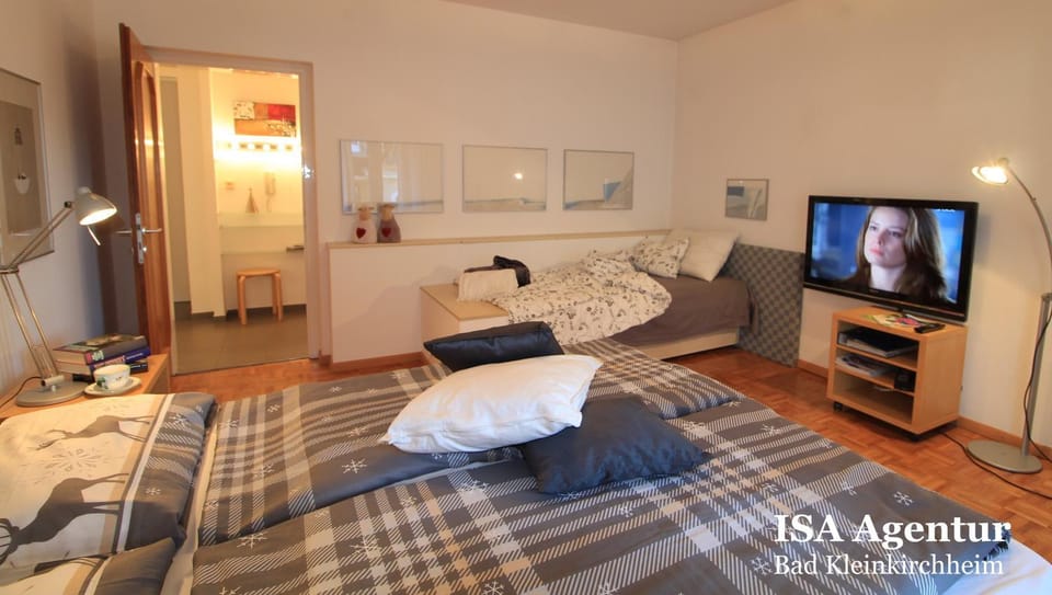TV and multimedia, Photo of the whole room