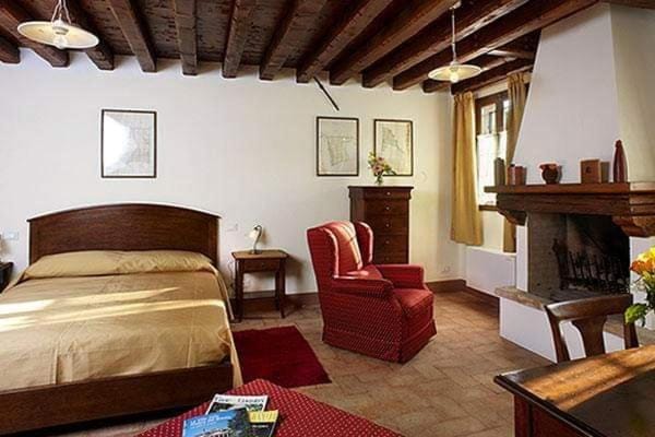 Bed, Garden, Garden, Bathroom, Living room, Photo of the whole room, Seating area, Pets, Pets, Garden view, Garden view, Entertainment, Facility for disabled guests