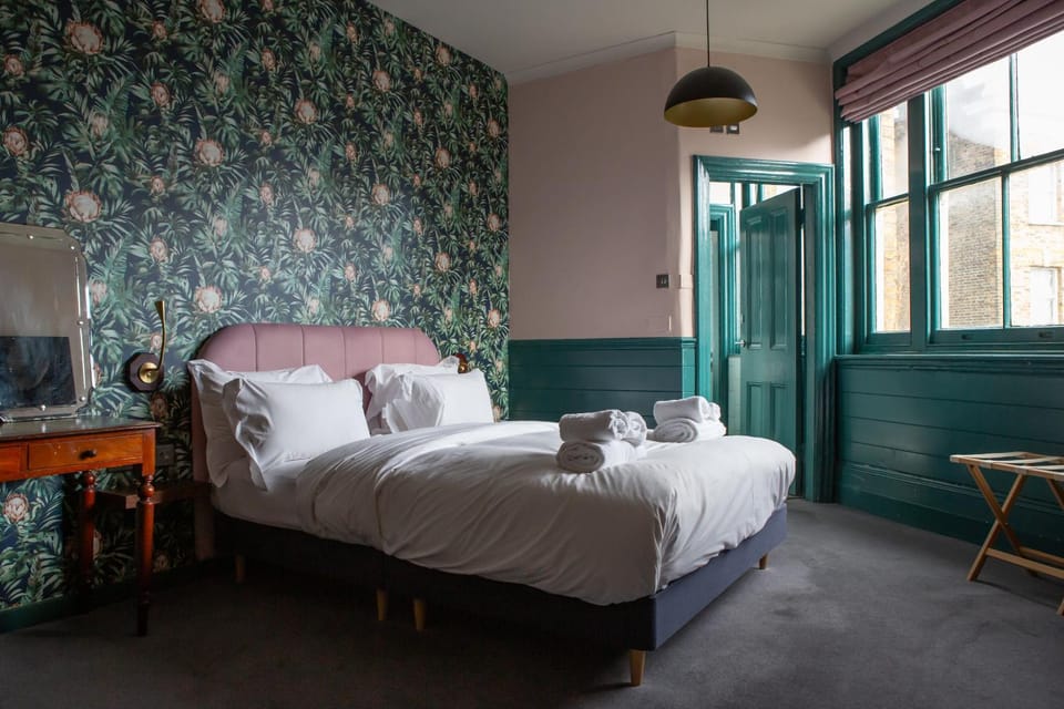 The Ship Rooms Hotel in London Borough of Southwark