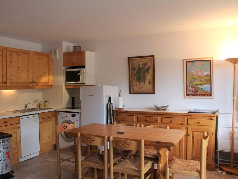 Appartement spacieux 3 pièces, 6 couchages, balcon, proche commerces et pistes à Vars Les Claux - FR-1-330B-152 Apartment in Piedmont