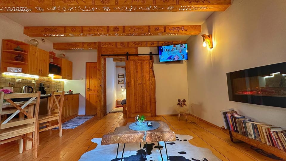 TV and multimedia, Kitchen or kitchenette, Living room, flat iron