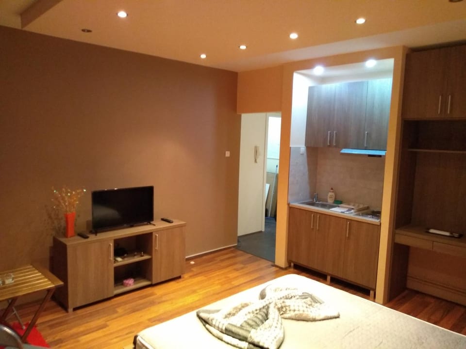 TV and multimedia, Kitchen or kitchenette