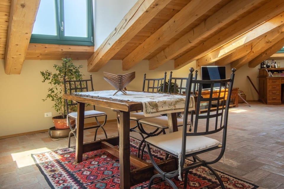 Kitchen or kitchenette, Dining area, kitchen