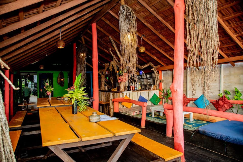 Brother's Beach Home Bed and Breakfast in Southern Province