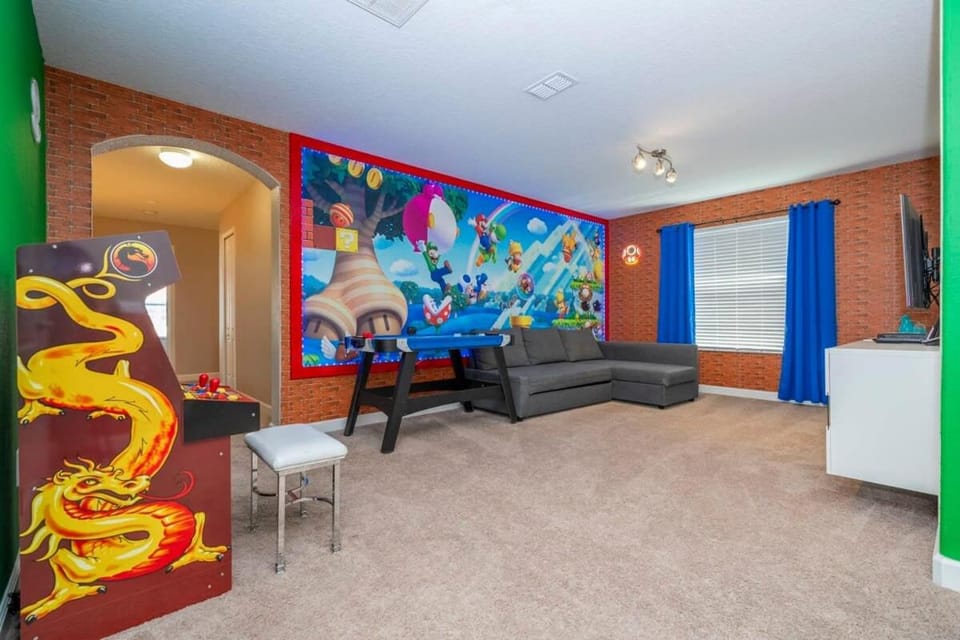 Communal lounge/ TV room, Living room, Evening entertainment