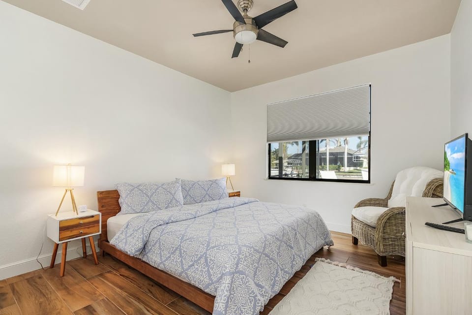 Bed, Bedroom