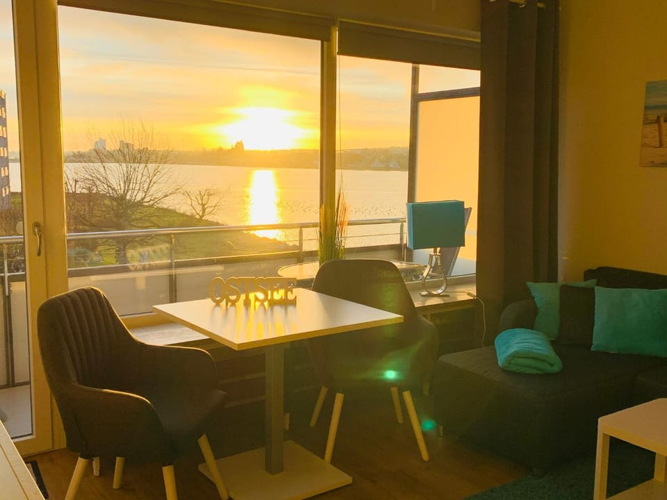 Seating area, Sunrise