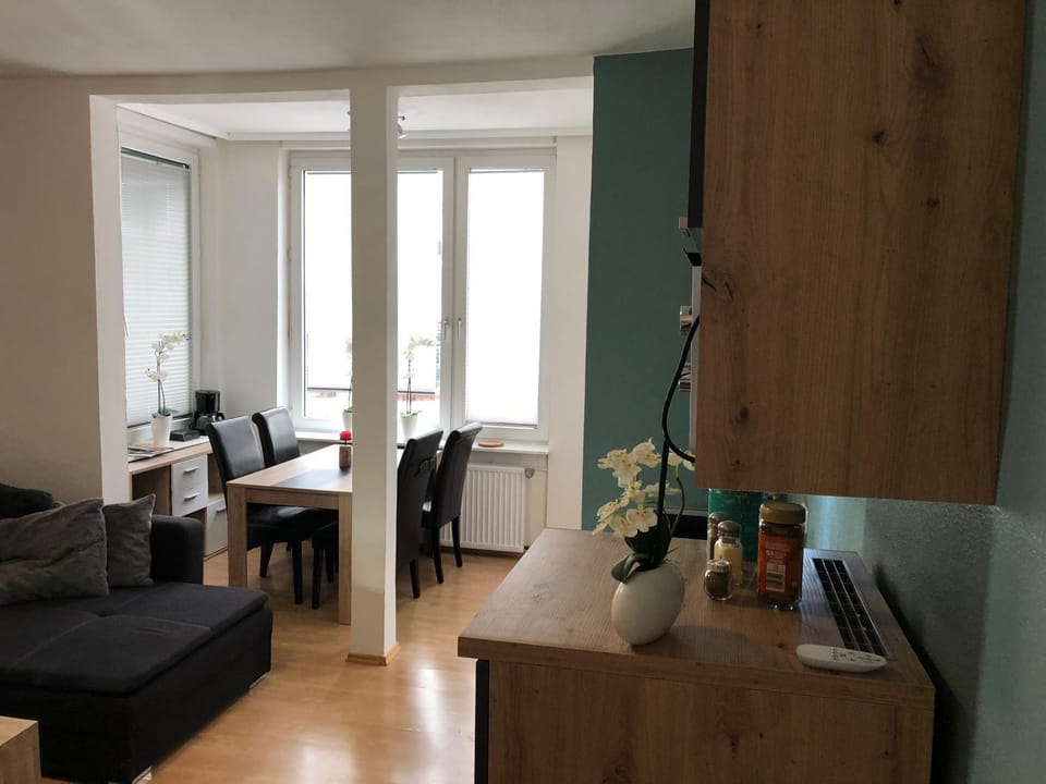 Kitchen or kitchenette, Living room