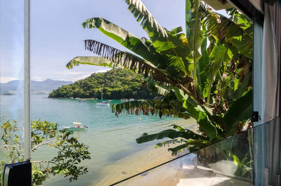 Mountain view, Sea view