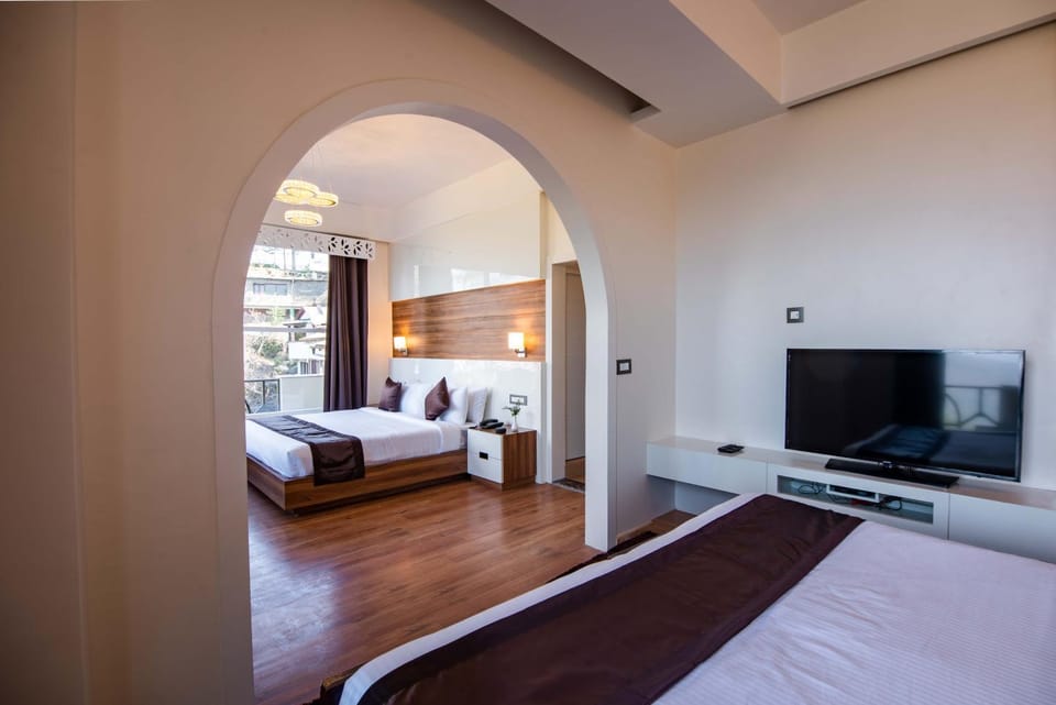 Bed, Living room, Photo of the whole room, Evening entertainment, Bedroom