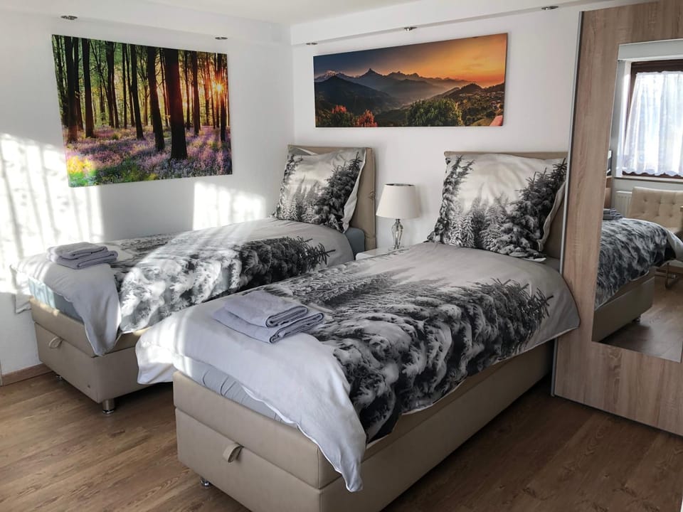 Bed, Photo of the whole room