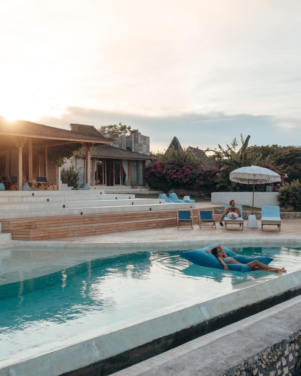 Swimming pool, sunbed