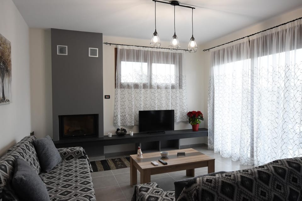 TV and multimedia, Living room, Seating area