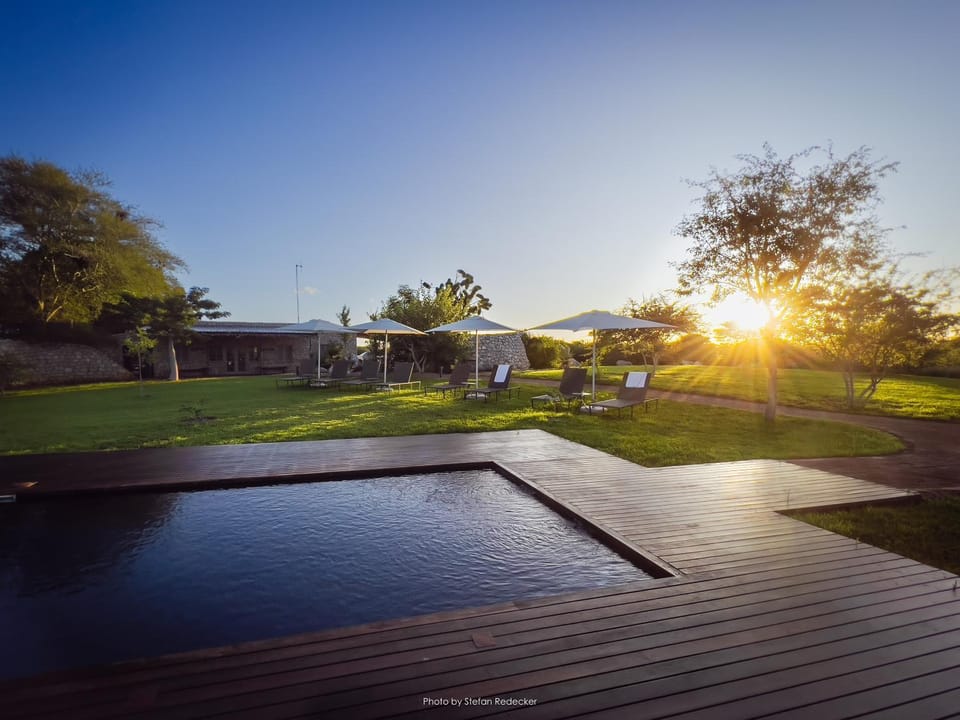Property building, Natural landscape, Activities, Garden, Pool view, Swimming pool, Sunrise, Sunset, sunbed