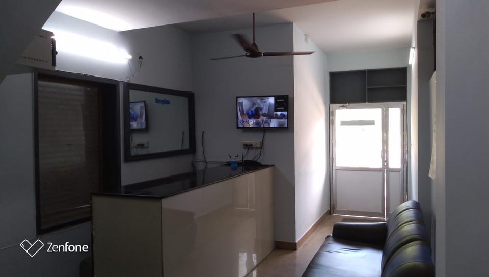 THE ALP HOTEL Hotel in Madurai