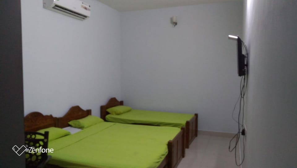 THE ALP HOTEL Hotel in Madurai