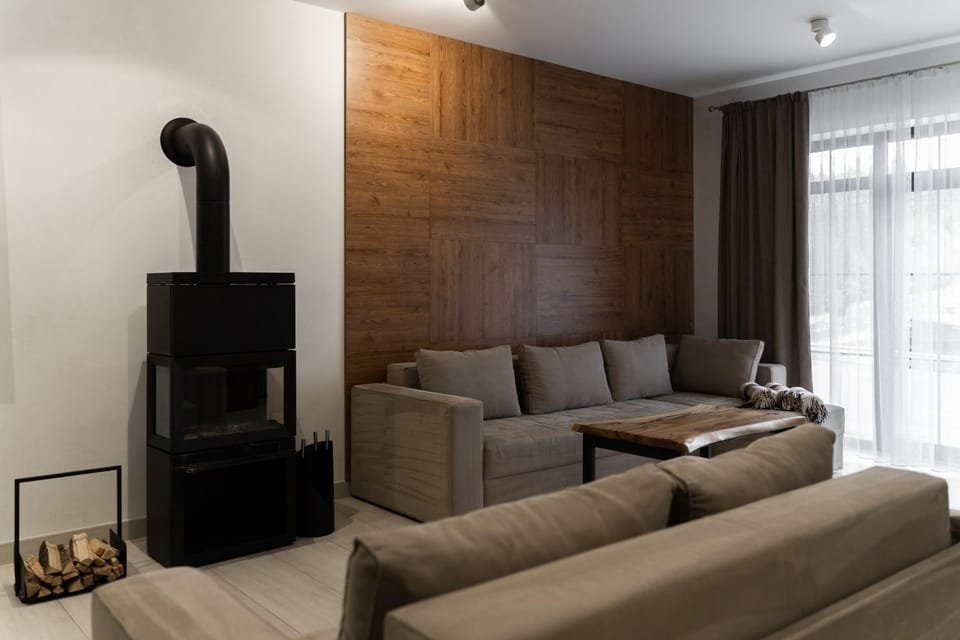 TV and multimedia, Living room, Seating area, fireplace