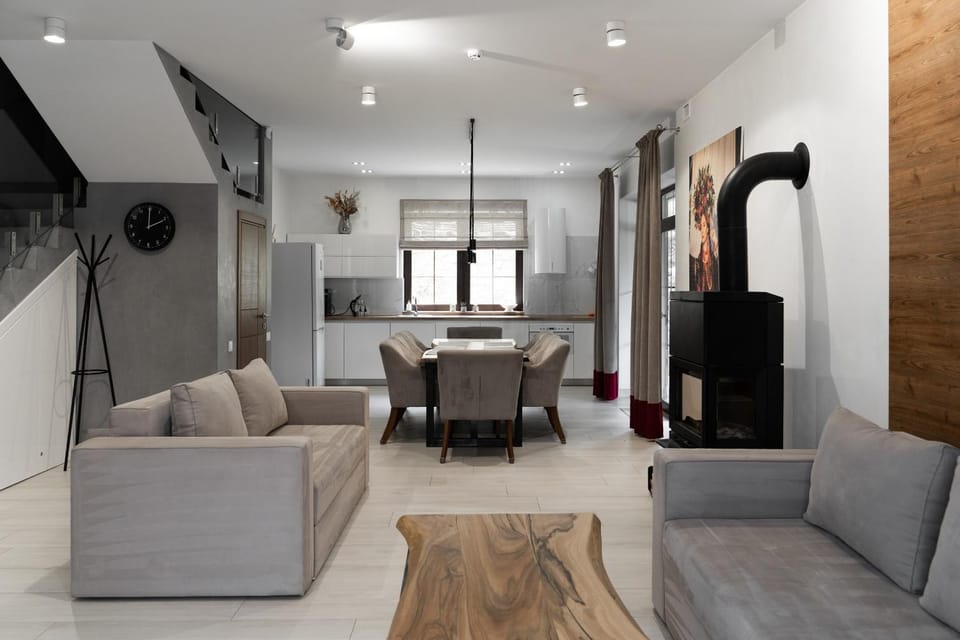 Communal lounge/ TV room, TV and multimedia, Living room, Dining area