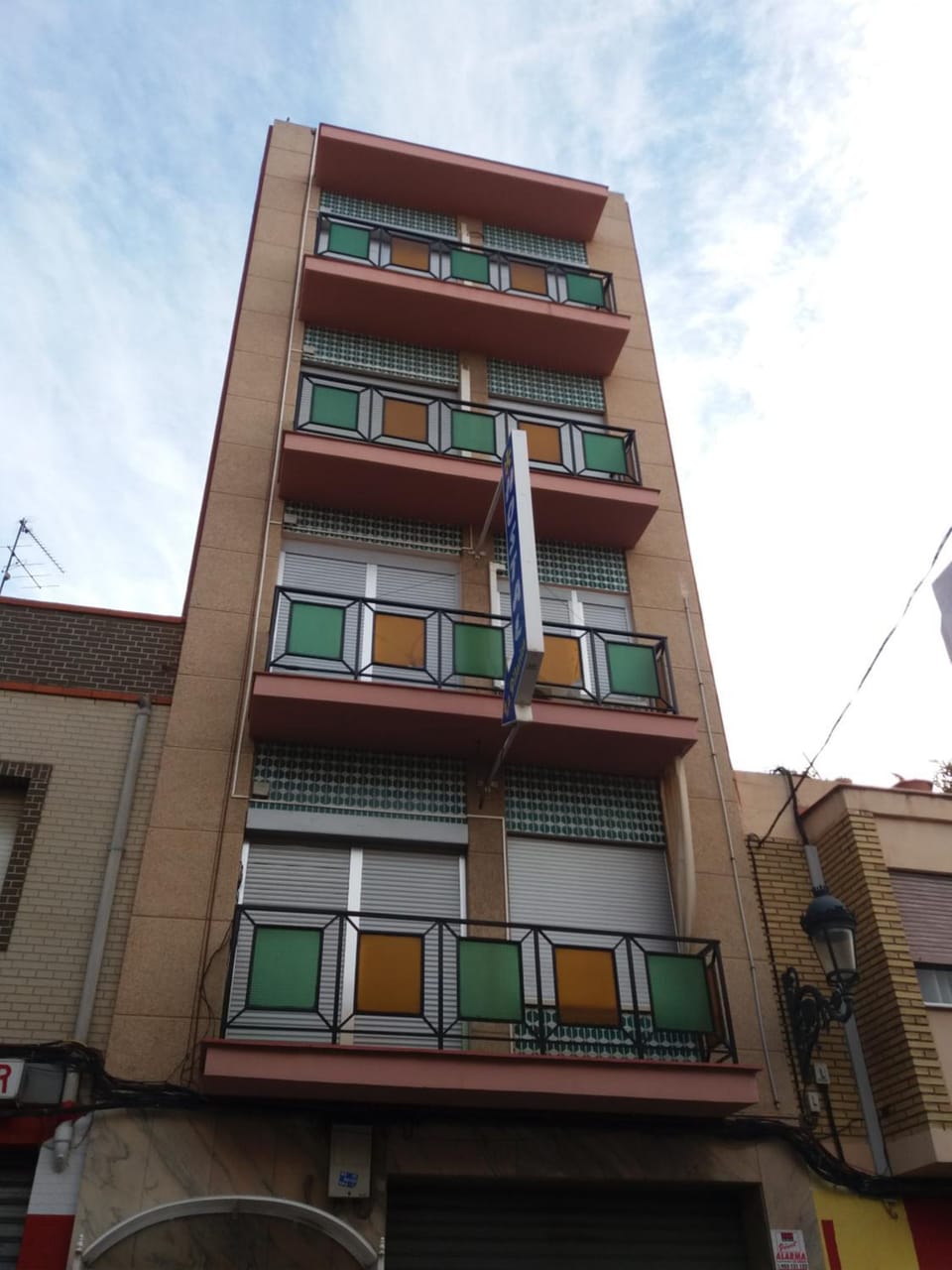 Facade/entrance