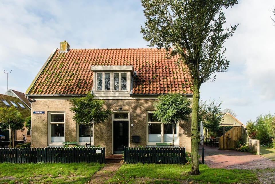 Property building, Spring, Day, Garden