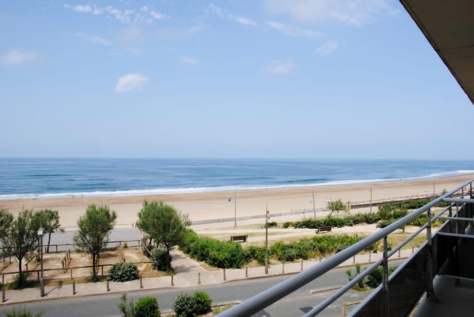 Nearby landmark, Day, Natural landscape, View (from property/room), Balcony/Terrace, Beach, Sea view